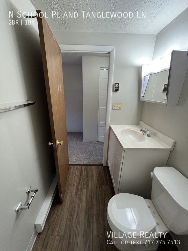 Building Photo - No Steps! Roomy 2-Bed with A/C & Off-Stree...