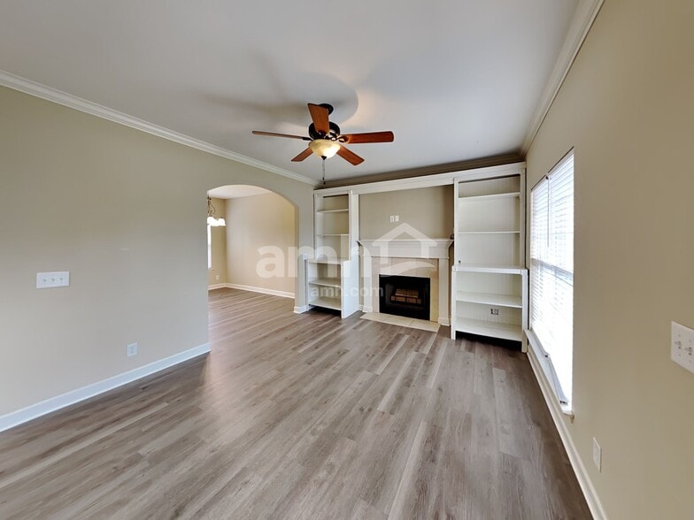 Building Photo - 1702 Arrowhead Dr