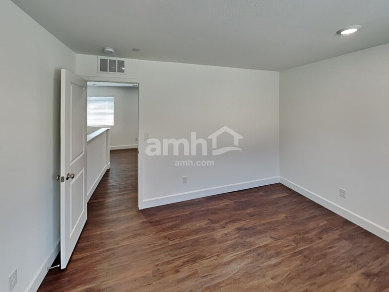 Building Photo - 104 Island Plumeria Ln