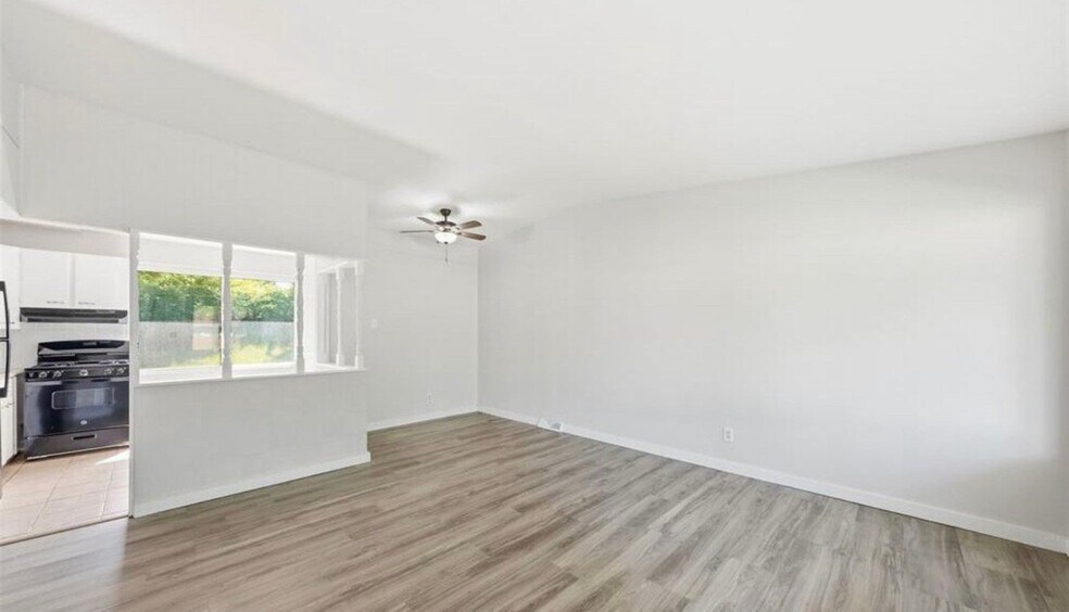 Building Photo - 9828 Omega Dr