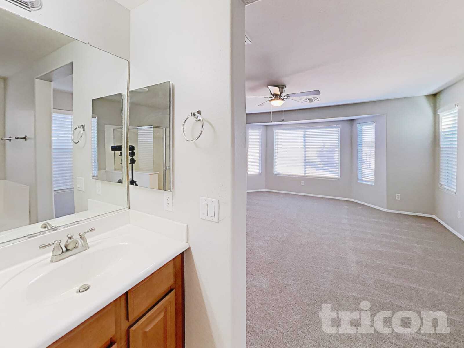 Building Photo - 41180 W Bravo Dr