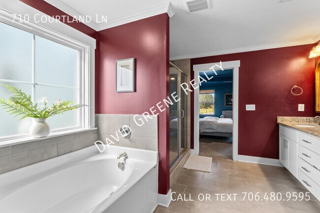 Building Photo - 710 Courtland Ln