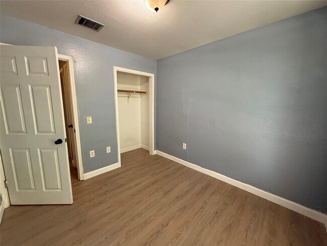 Building Photo - 6809 Jaired Dr