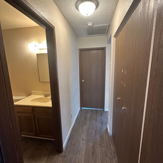 Building Photo - 281 Quail Wy