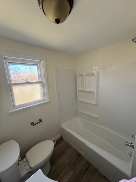 Building Photo - 671 5th St