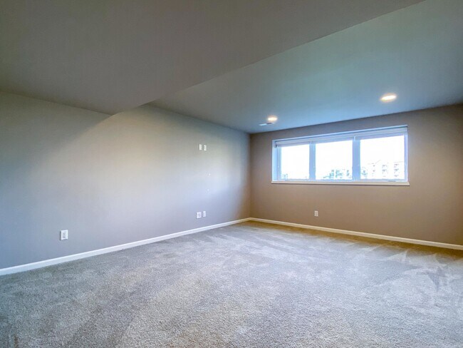 Building Photo - 9626 Sweet Autumn Dr