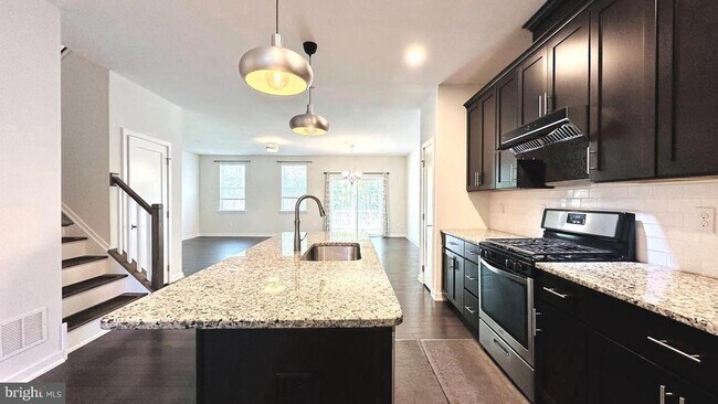 Building Photo - 229 Wynstone Ct