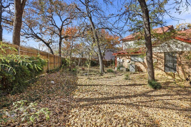 Building Photo - Great in Grapevine