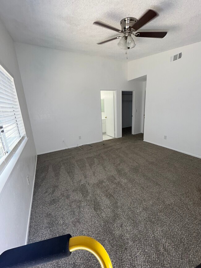 Master Bedroom - 45408 17th St E
