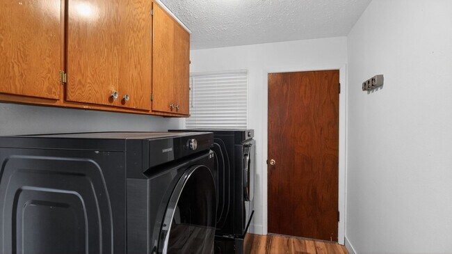 Building Photo - 1155 18th St NE