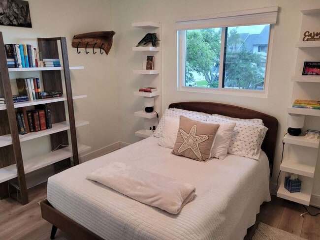 Building Photo - 903 Bahia Del Sol Dr