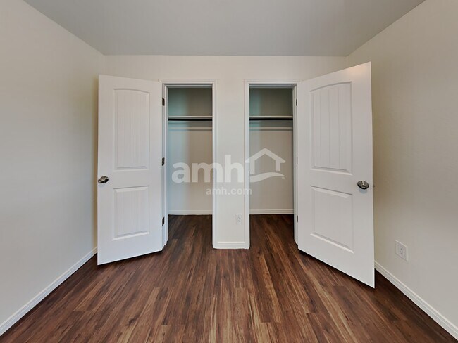 Building Photo - 21614 Champagne Dr E