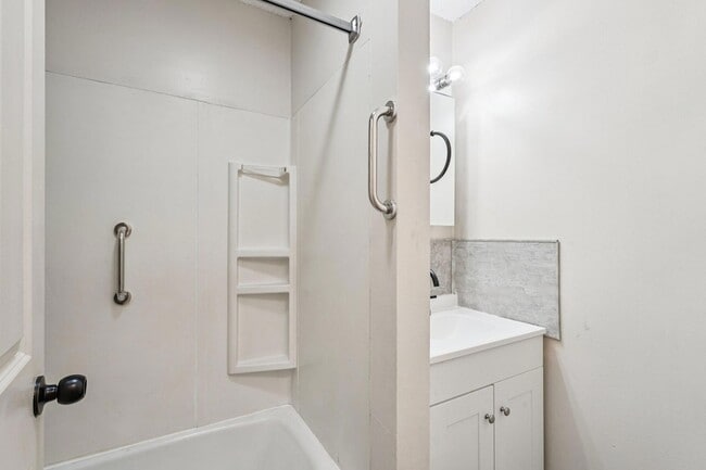 Building Photo - 17256 Kenyon St NE