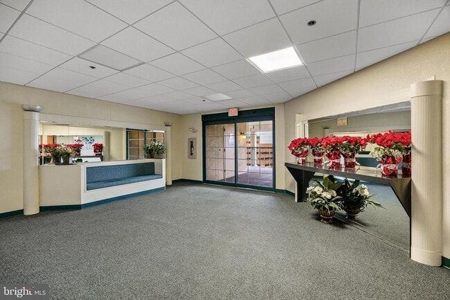 Building Photo - 6070 Main St