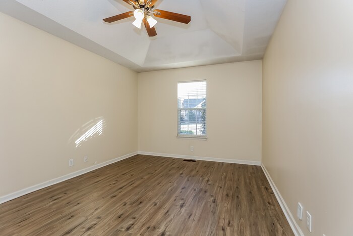 Building Photo - 737 Stone Hedge Dr