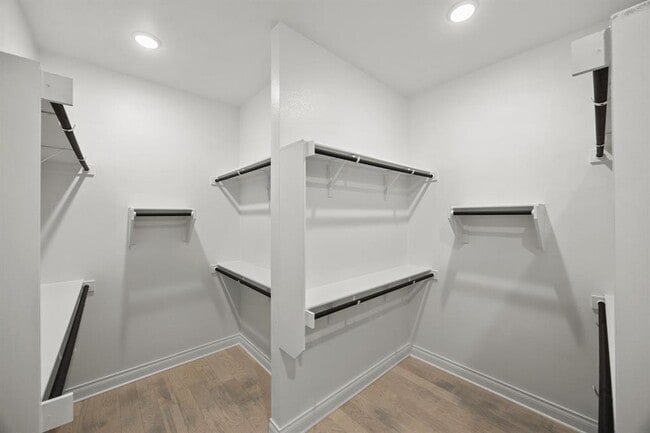 Building Photo - 116 Stardusty