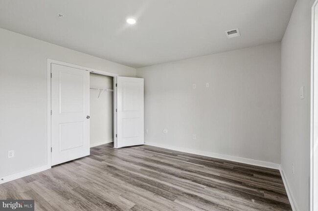 Building Photo - 16640 Green Glade Dr