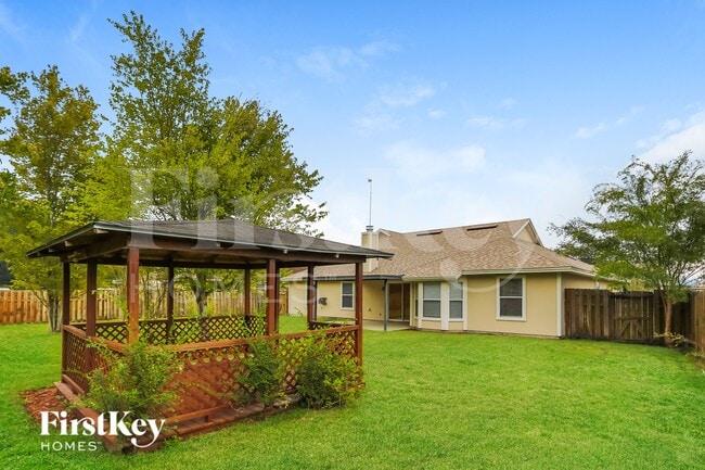 Building Photo - 2447 Royal Pointe Dr