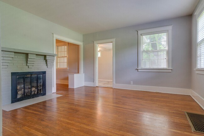 Building Photo - 946 Caldwell Ln