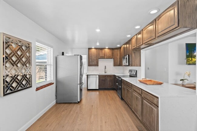 Building Photo - Modern South Denver Gem Available Now!!!