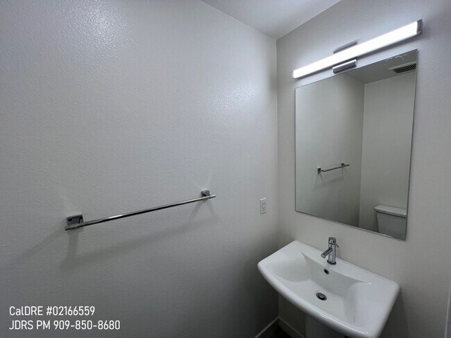 Building Photo - Price Lowered! Rancho Cucamonga 3 Bedroom Condo