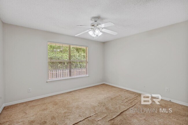 Building Photo - 157 Pemberton Loop