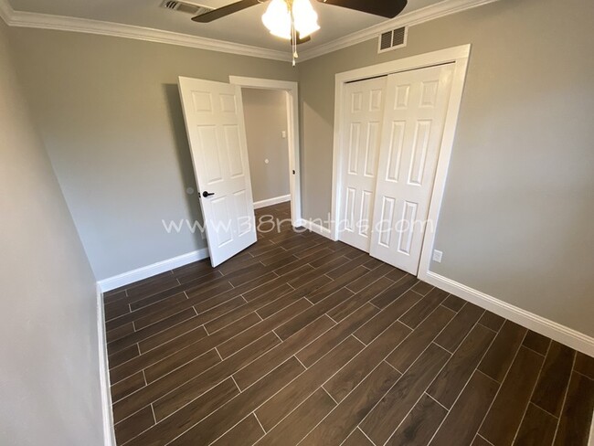Building Photo - 3743 Greenway Pl