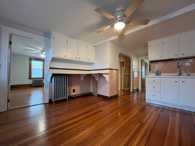 Building Photo - 254 Rantoul St