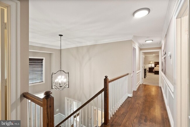 Building Photo - 10303 Bear Creek Dr