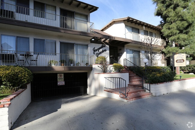 Building Photo - Jacqueline Gardens Apartments