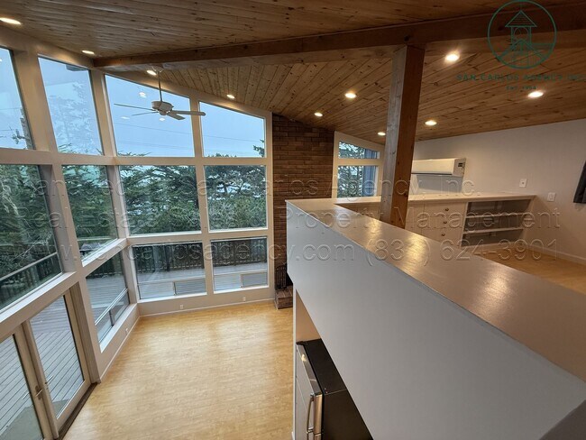 Building Photo - Two Bedroom Carmel Highlands Enclave with Ocean Views