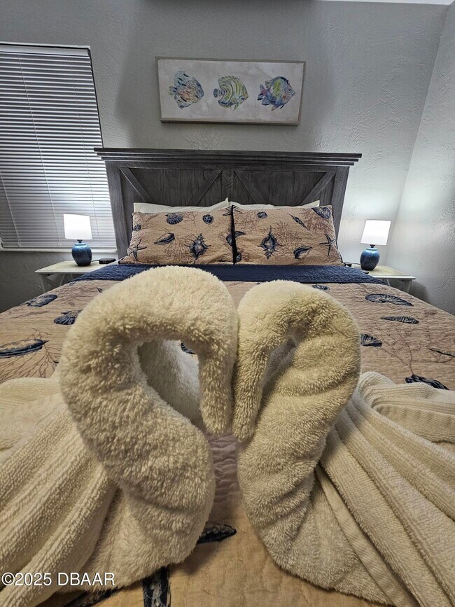 Building Photo - 62 Rivershore Dr