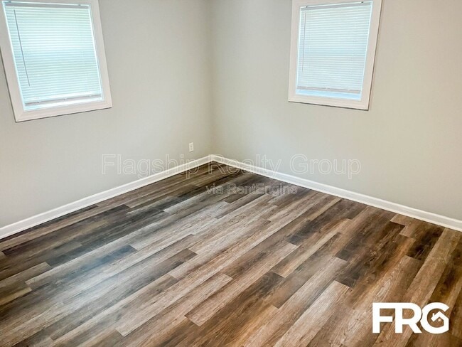 Building Photo - 435 Frank St