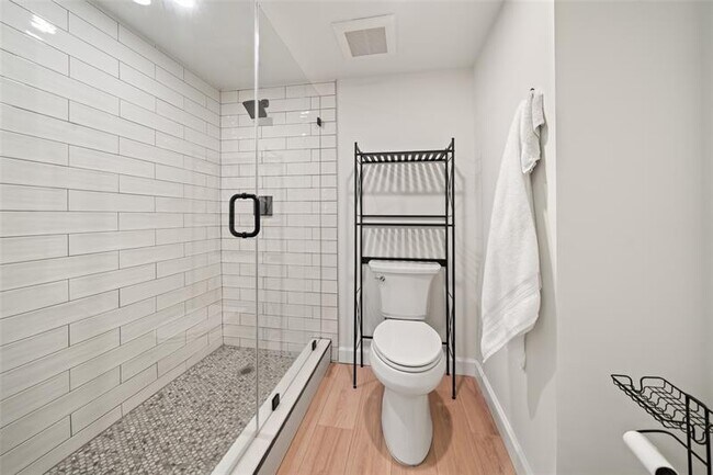 Building Photo - 2240 N Cypress Bend Dr
