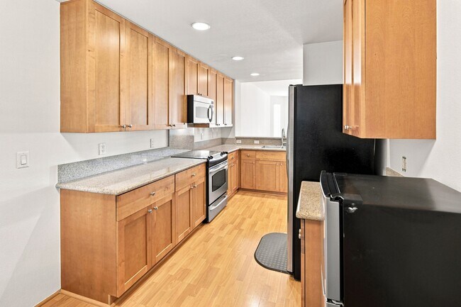 Building Photo - 520 Lunalilo Home Rd