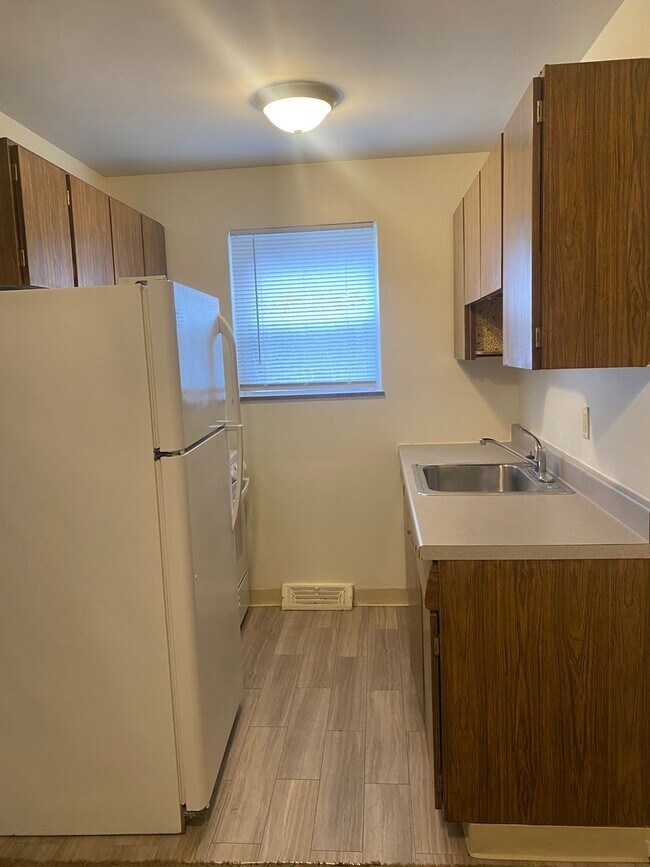 Interior Photo - Crestview