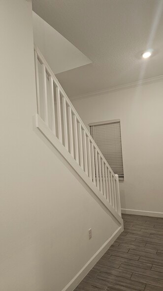 Building Photo - 537 SE Fascino Cir