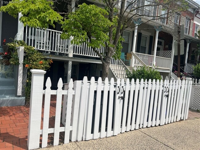 Building Photo - 21 Bridge St