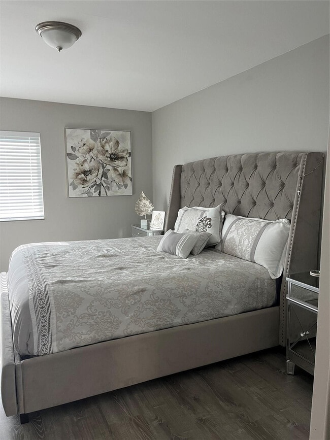 Building Photo - 113 Lake Pine Cir