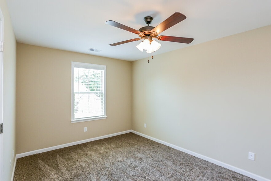 Building Photo - 5498 Riverstone Dr