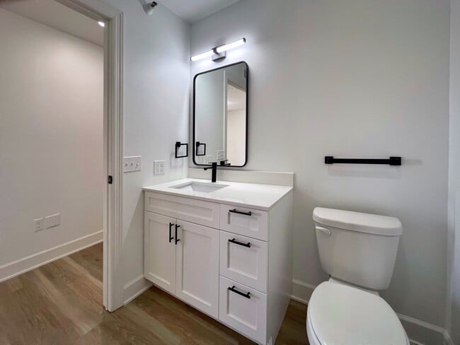 Building Photo - 209 W Jefferson St