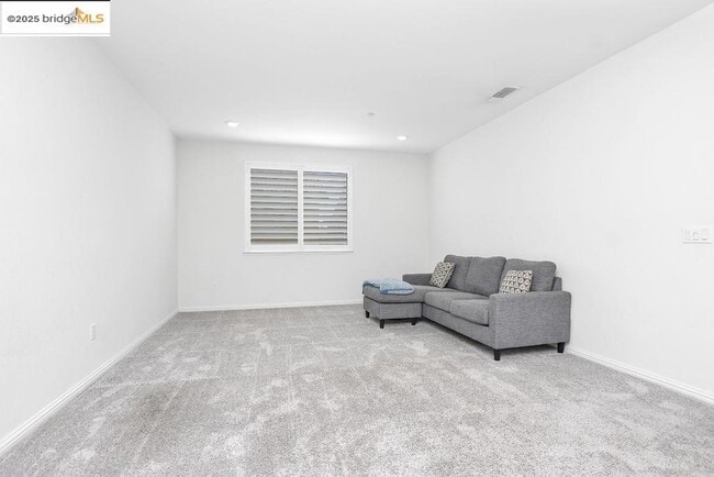 Building Photo - 278 Sespe Creek Ave.