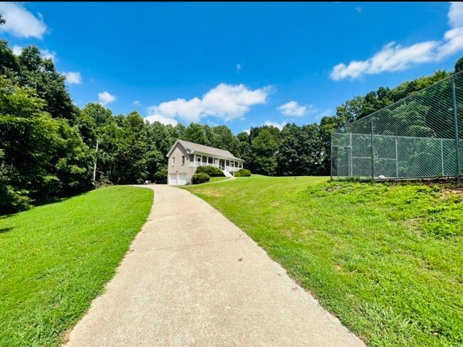 Building Photo - 7378 Smiley Hollow Rd