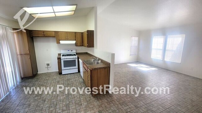 Building Photo - 2 Bedroom, 1 Bath Adelanto Home