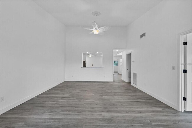 Building Photo - 5565 Ashton Lake Dr