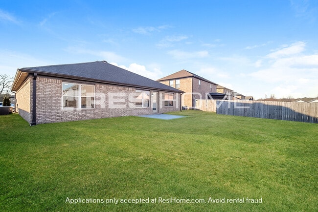 Building Photo - 115 Beaver Brook Pl