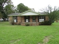 Building Photo - Country setting!!!