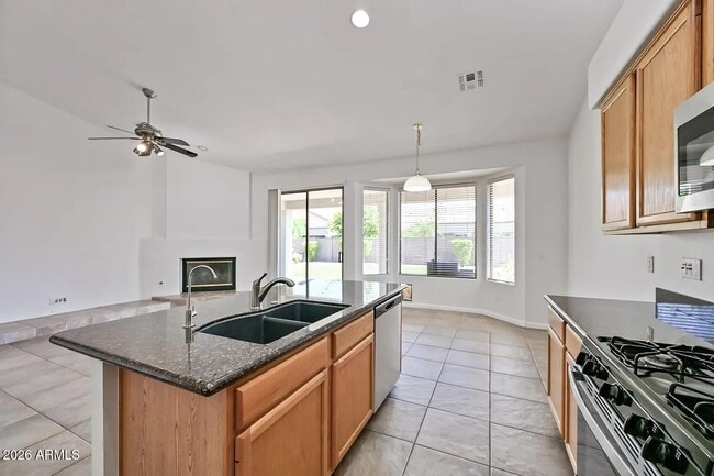 Building Photo - 6401 E Waltann Ln