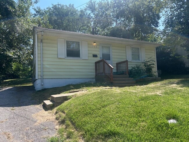 Primary Photo - Charming 2 Bedroom 1 Bath House Rent Ready...