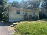 Building Photo - Charming 2 Bedroom 1 Bath House Rent Ready...